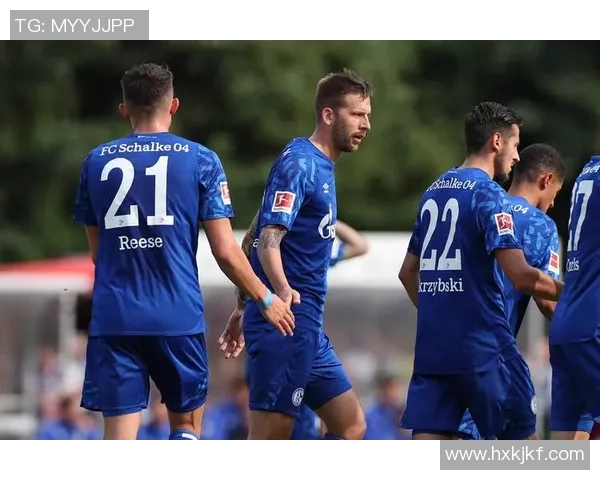 沙尔克04主场惨败,遭遇法兰克福逆转压力加剧 沙尔克04主场惨败,遭遇法兰克福逆转压力加剧